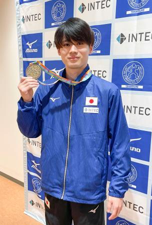 西岡「メダル良かった」 世界トランポリンから帰国