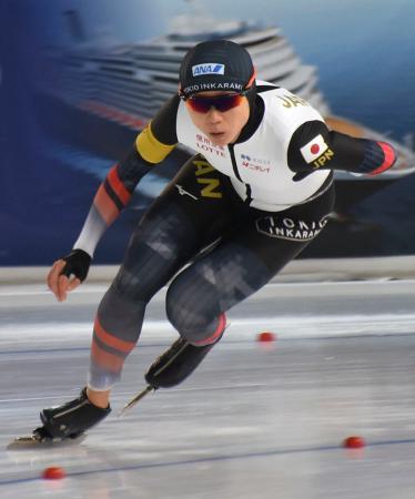 男子５００メートルで森重４連勝 高木は女子１５００メートルでＶ
