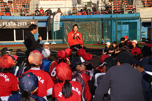 上野由岐子選手が子供たちとソフトボールで交流「UENO YUKIKO SOFTBALL FESTA 2023」を開催