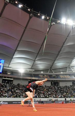 女子やり投げ　６２メートル９７をマークした北口榛花の６投目。逆転優勝を果たした＝蘇州（共同）