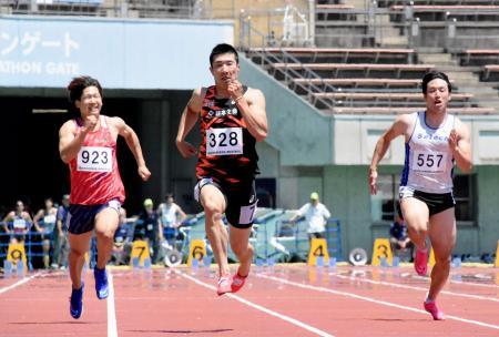 男子１００メートル予選　１０秒５０だった桐生祥秀（中央）＝熊谷スポーツ文化公園陸上競技場（共同）