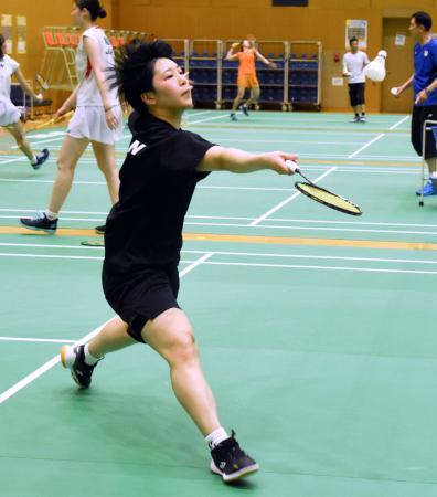 練習するバドミントン女子の山口茜＝味の素ナショナルトレーニングセンター（共同）
