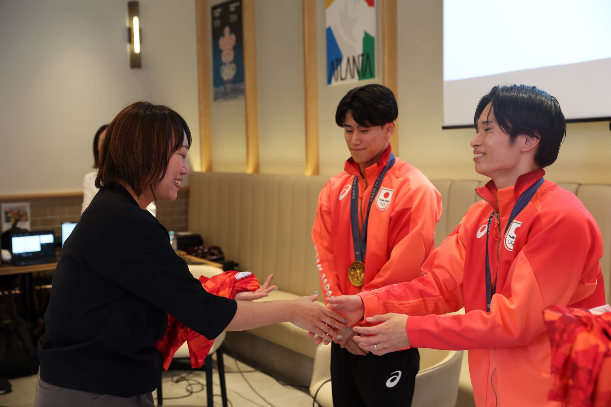 東和映画　オリンピック日本選手活躍のあと 財)日本オリンピック委員会公式写真集(青木紘二 : 構成・編集人 ; 日本