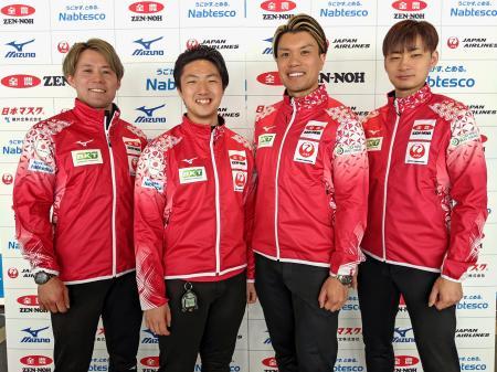 世界選手権に出場するカーリング日本男子代表ＳＣ軽井沢クの（左から）小泉、山本、山口、柳沢＝４日、長野県軽井沢町（（Ｃ）ＪＣＡ）