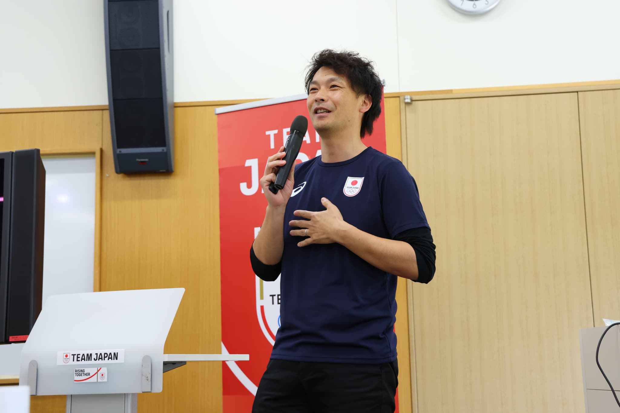 小口貴久JOCアスリート委員会委員の進行のもと「パリからミラノへ」と題されたトークセッションが行われた（写真：アフロスポーツ）