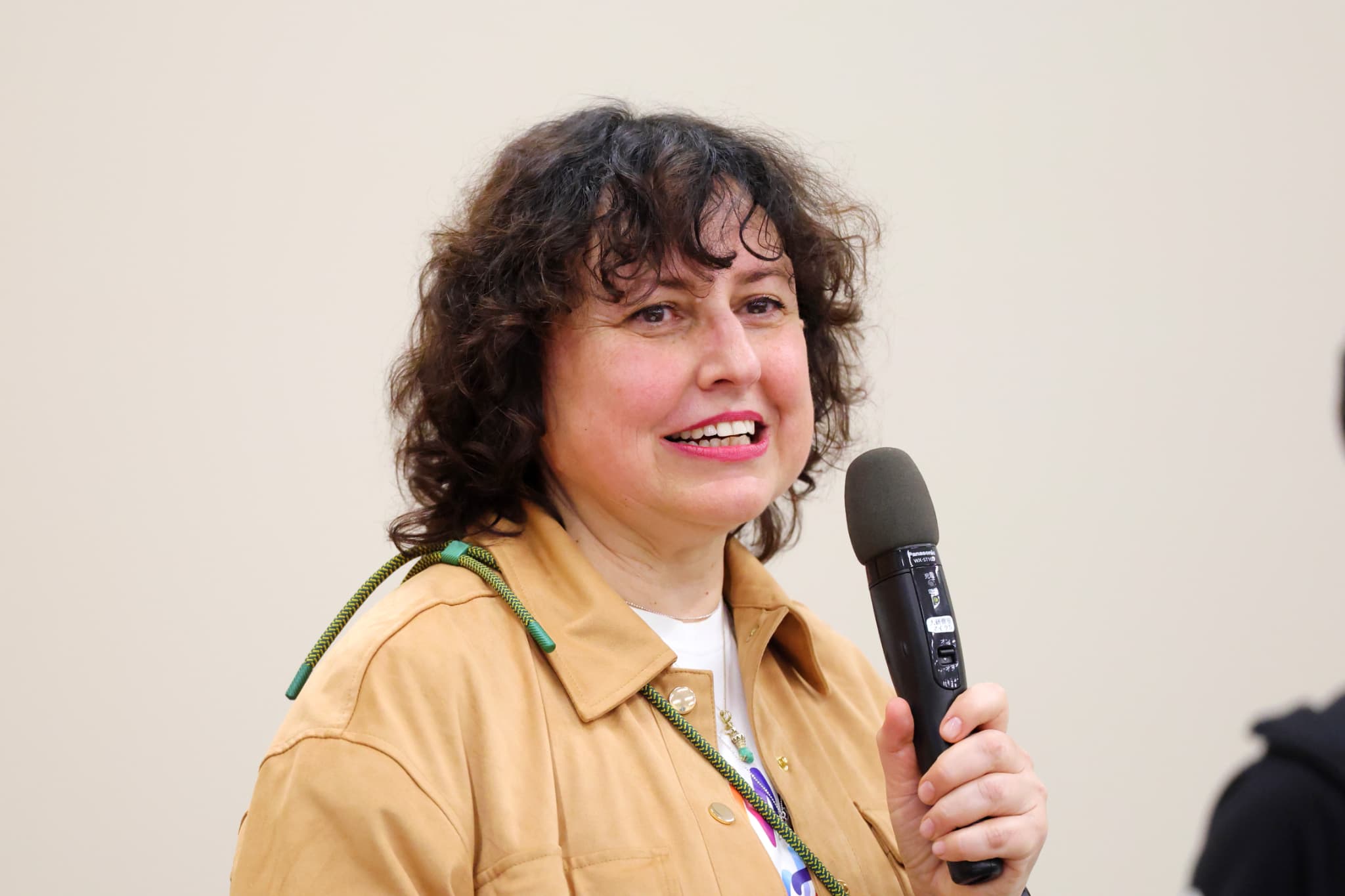 現地情報を説明するミラノコルティナ大会組織委員会NOC Relations Manager Antonella Cerasino氏（写真：アフロスポーツ）