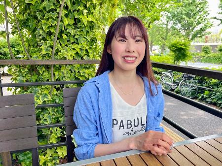 取材に応じるフィギュアスケート女子の住吉りをん＝１５日、東京都内