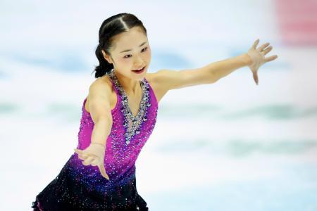 ジュニア女子ＳＰ　演技する島田麻央＝木下カンセーアイスアリーナ