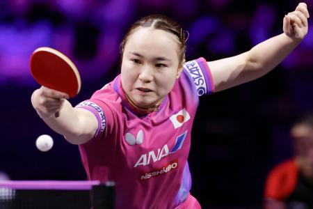 女子シングルス２回戦　中国の石洵瑶と対戦する伊藤美誠＝横浜ＢＵＮＴＡＩ