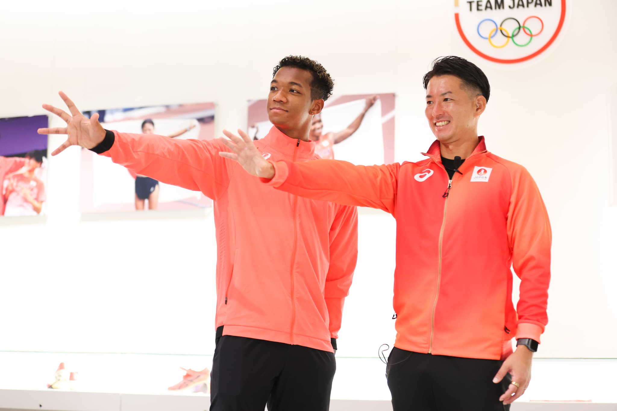 村竹選手から松元選手へ伝授された決めポーズ