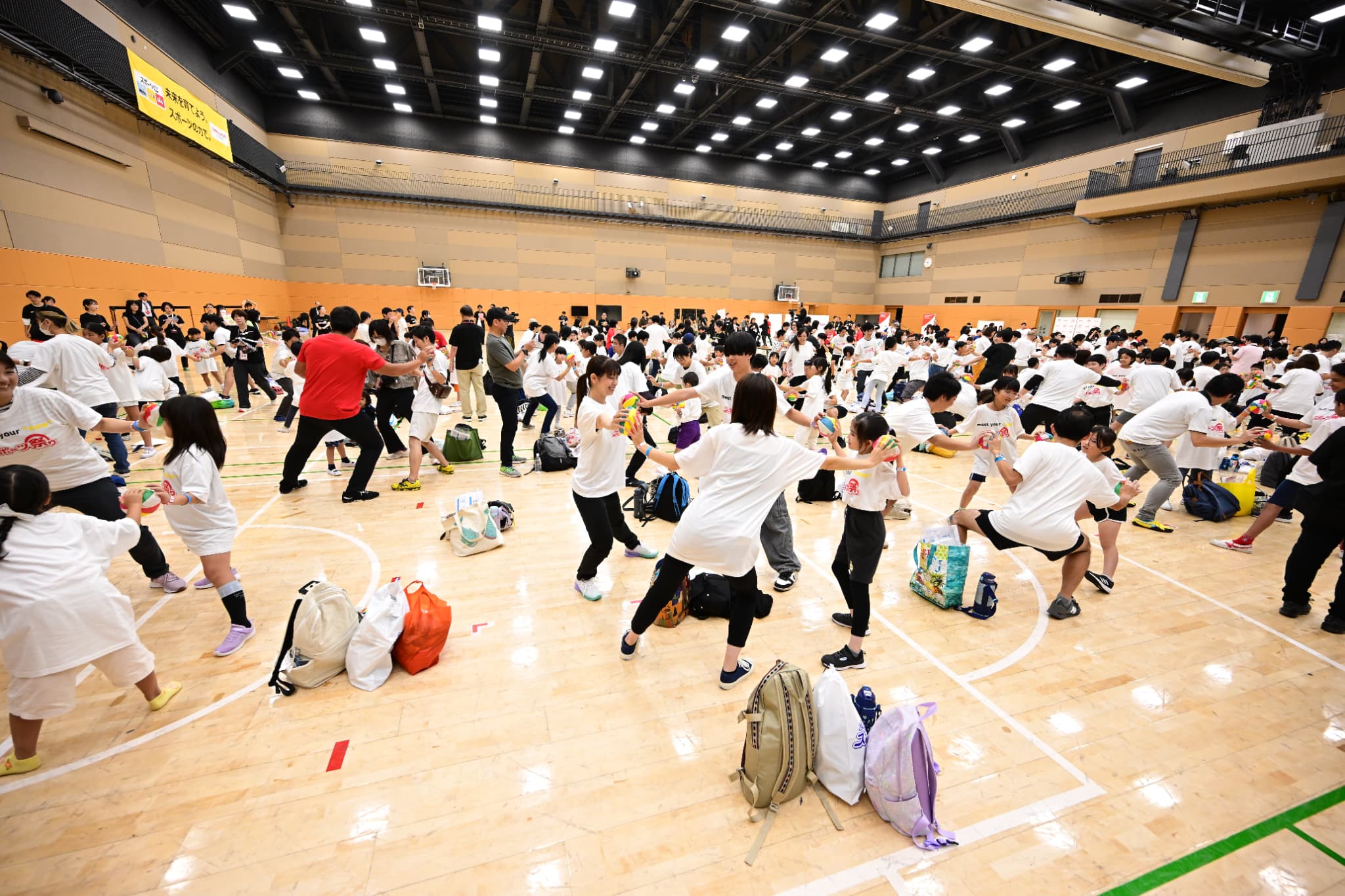 エクササイズを楽しむ参加者たち(写真:アフロスポーツ)