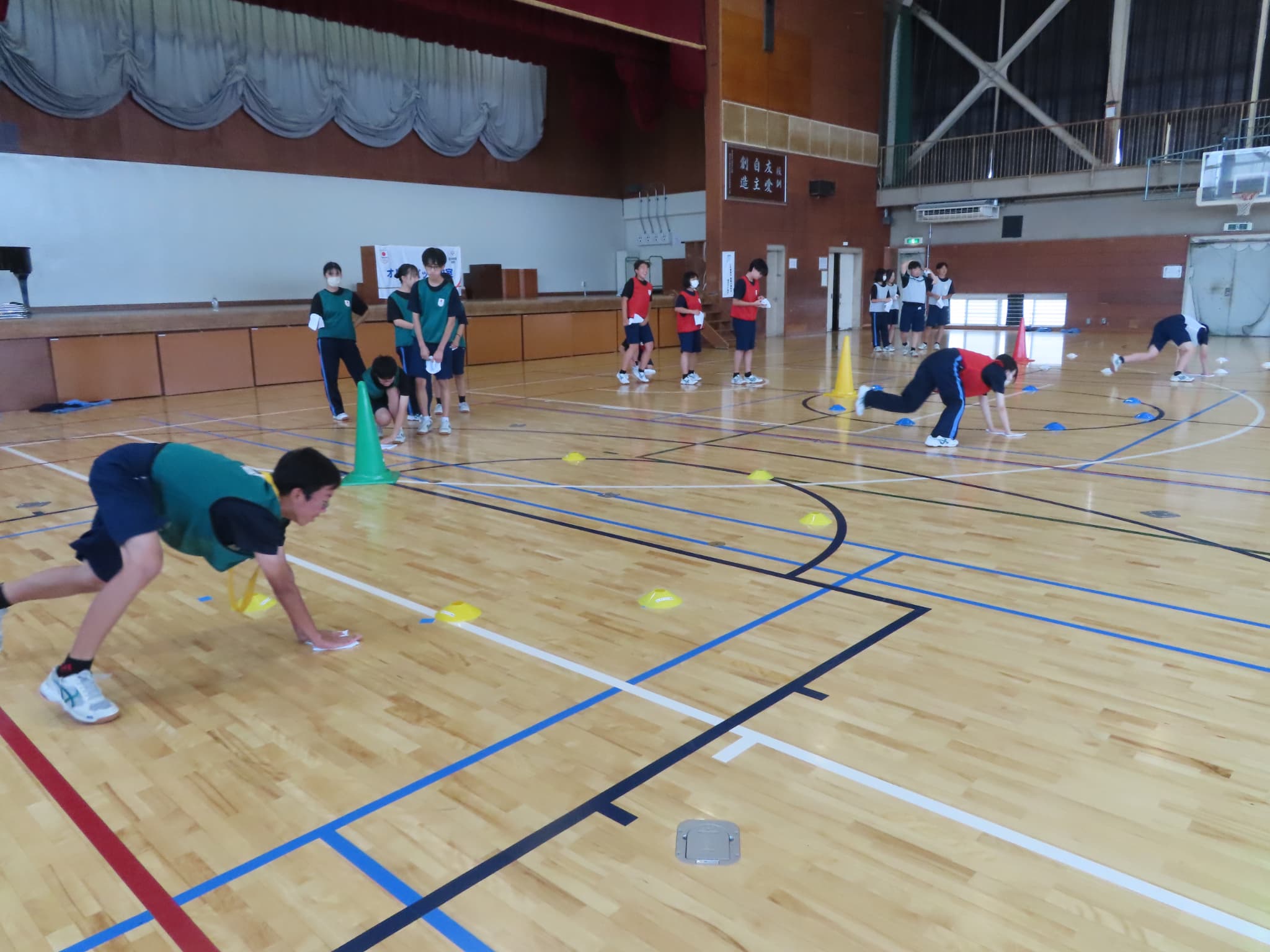 雑巾がけリレー