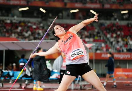 女子やり投げ　北口榛花の４投目＝パロマ瑞穂スタジアム