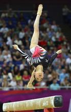 日本女子、予選６位で決勝進出 体操・２９日