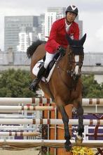 杉谷がトップに並ぶ 馬術・４日 