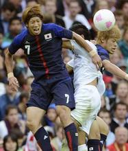 日本敗れ、韓国と３決へ サッカー・７日