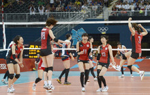 日本、韓国破り銅メダル バレーボール・１１日 