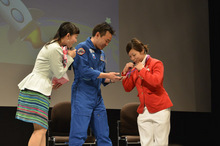 星出宇宙飛行士ミッション報告会にウエイトリフティング・三宅宏実さんが登場！