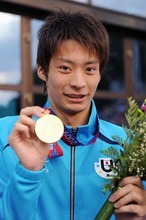 【ユニバーシアード・水泳】競泳男子200m背泳ぎで入江陵介選手が大会新記録で金メダル、渡邊一樹選手が銅メダルを獲得！ 