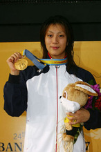 【バンコク大会・競泳】寺川選手、100m背泳ぎで金メダル獲得！