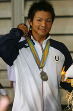 【バンコク大会・競泳】富山選手、100mバタフライで銀メダル獲得！
