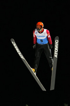【スキー・ジャンプ】女子ノーマルヒルで茂野選手が銀メダル、嘉部選手が銅メダルを獲得！