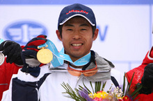 【バイアスロン】男子10kmスプリント、井佐選手が金メダルを獲得！ 