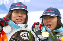 【スキー・スノーボード】女子ハーフパイプ、中島選手が金メダル、山岡選手が銀メダルを獲得！ 