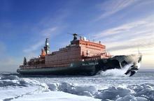ソチ五輪聖火、砕氷船で北極点へ 海氷上リレーも