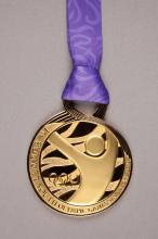 ユースオリンピックのメダル、日本人がデザイン