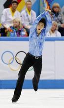 羽生がＳＰ首位で日本４位発進 フィギュアスケート・６日