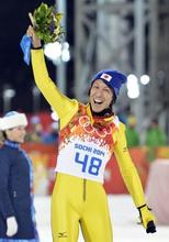 ジャンプ、４１歳の葛西が「銀」 冬季の日本最年長メダル