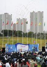 サッカー男子、韓国へ出発 選手村も開村、アジア大会