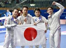 男子フルーレ団体で日本が金 アジア大会フェンシング