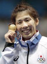 アジア大会レスリング吉田４連覇 女子１００ｍ福島は２位