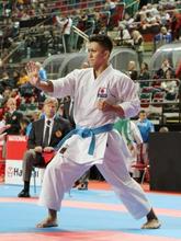 空手、喜友名と清水が決勝へ 世界選手権第１日