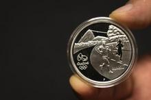 リオ五輪の記念硬貨発行 観光名所や競技デザイン