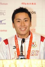 【フェンシング】史上初の銀メダルを獲得した太田雄貴選手が記者会見
