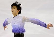 羽生がＳＰ首位、フィギュアＧＰ 町田２位、無良は６位