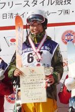 女子デュアルＭは伊藤Ｖ 全日本モーグル最終日