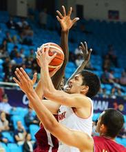 バスケ男子９大会ぶり４強 五輪予選、カタール下す