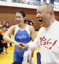 レスリング、浜口が復帰戦で優勝 リオ五輪挑戦は明言せず