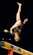 世界体操へ日本女子が会場練習 エース寺本ら、２３日開幕