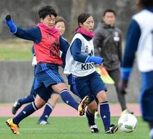 なでしこ候補、横山と中島が得点 サッカー女子合宿の紅白戦