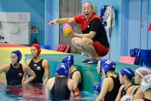 水球 五輪予選へ最後の追い込み 女子が合宿公開