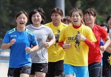 五輪レスリング女子代表が合宿 吉田ら精力的