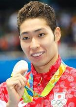 金藤が金メダル、萩野は銀 競泳・１１日