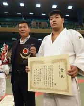 男子最重量級で小川が連覇 全日本学生体重別柔道