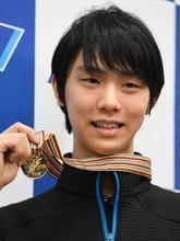 世界一の羽生選手が帰国 「試合の中で成長できた」