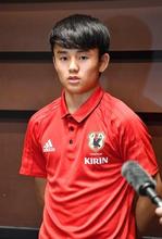 サッカーＵ―２０日本代表が帰国 久保「経験値もらえた」